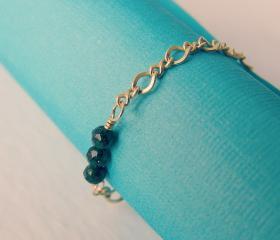 14K Gold filled ring with natural gemstones. Chain gold ring with green stone. Handmade jewelry
